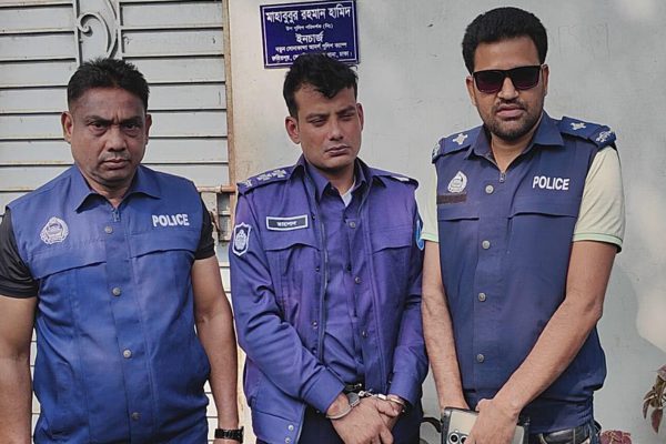 তল্লাশির নামে ছিনতাই: পুলিশের বিরুদ্ধে অভিযোগ! ক্রাইম; দর্পন; ক্রাইম দর্পন; crime; crimedorpon; crimedarpan; dorpon; darpan; The Weekly Crime Dorpon; the weekly crime darpan; crimedorpon.com;